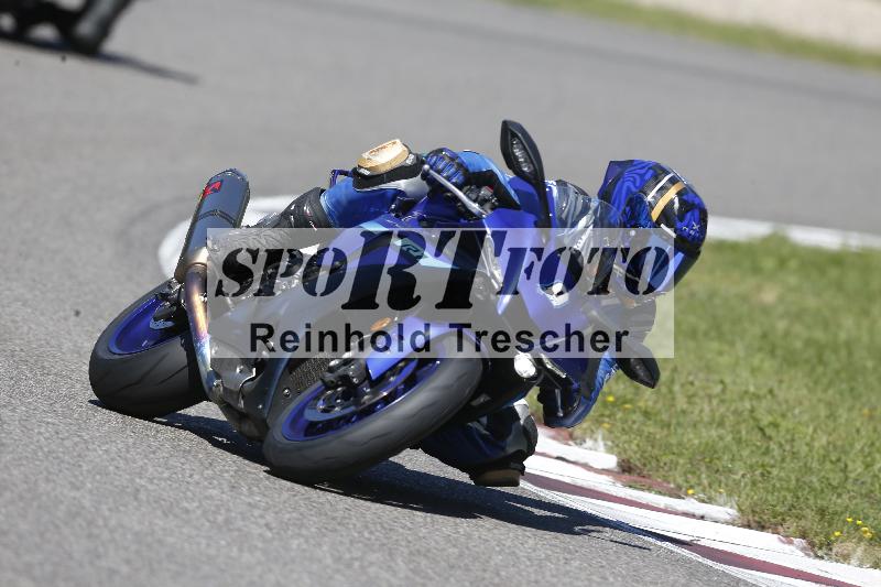 /Archiv-2025/48 25.08.2025 Cornu Master School ADR/blau-bleu/0-4